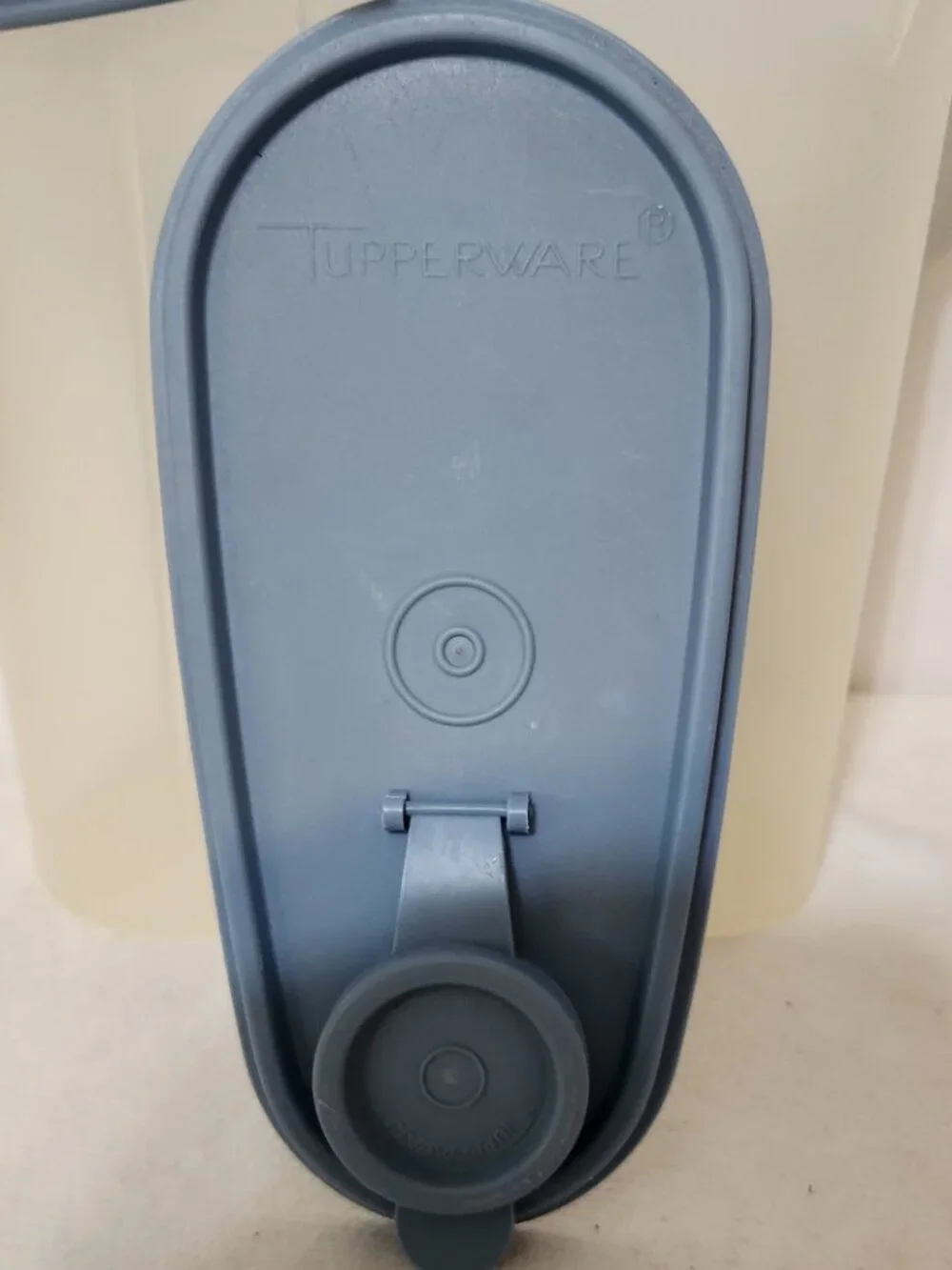 VTG Tupperware 2 QT 587 Beverage Buddy Pitcher With Blue Lid 588 & Handle 593